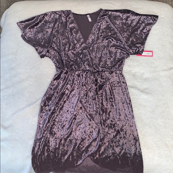 Velvet dress- NWT - Picture 2 of 5